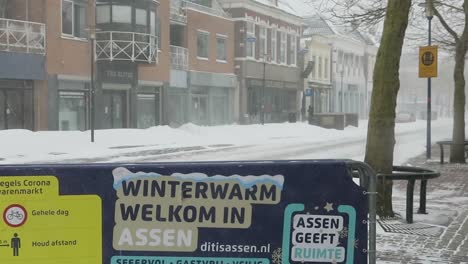 Calles-Comerciales-En-Assen-En-Una-Tormenta-De-Nieve