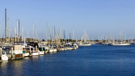 Timelapse-of-small-boat-harbor