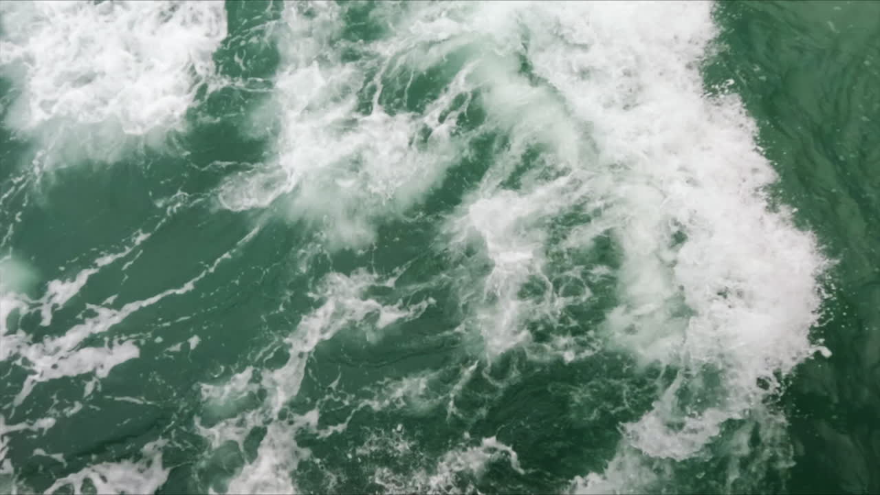 agua azul del océano