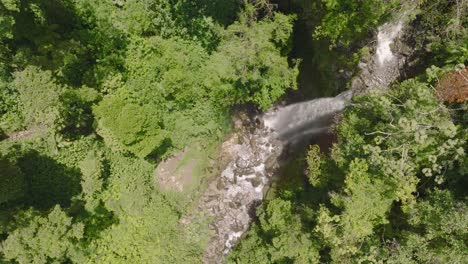 Waterfall-in-Panama-jungle,-Boquete