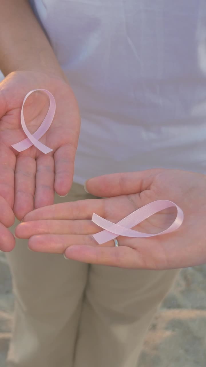 Nastri per la sensibilizzazione sul cancro nelle mani