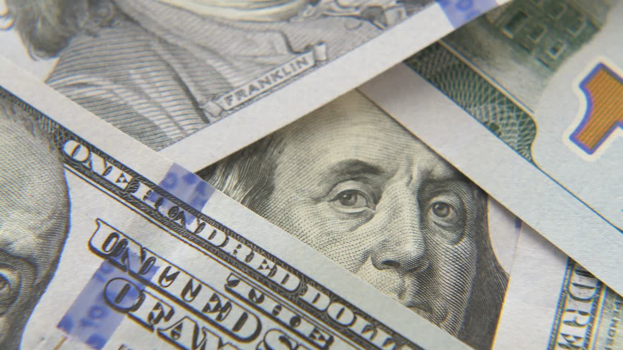 billetes de cien dólares