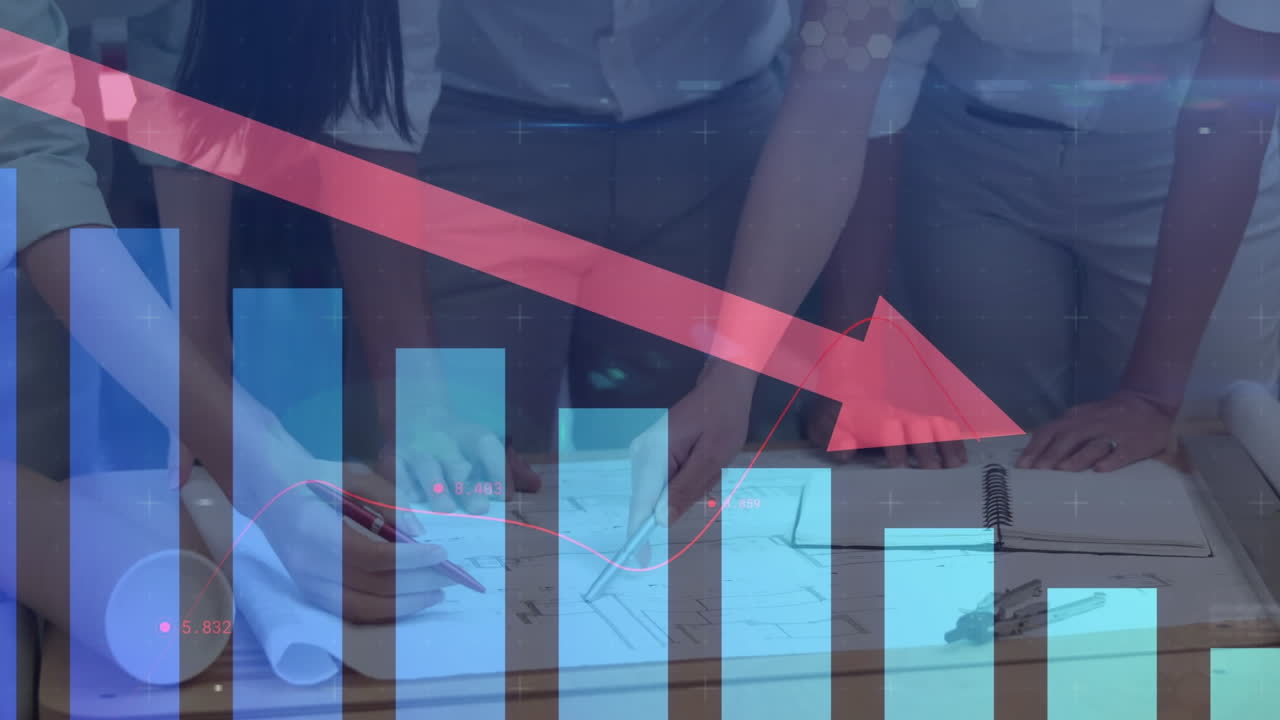 사무실에서 회의하는 동안 비즈니스 사람들에 대한 금융 데이터 처리의 애니메이션