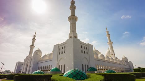 día soleado más famoso de abu dhabi gran mezquita esquina frente panorama 4k timelapse uae