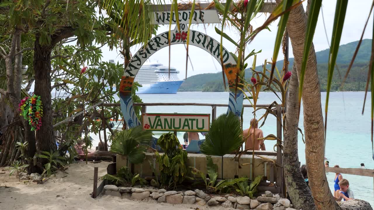 "Welcome to the Mystery Island, Vanuatu" The entrance welcoming sign.