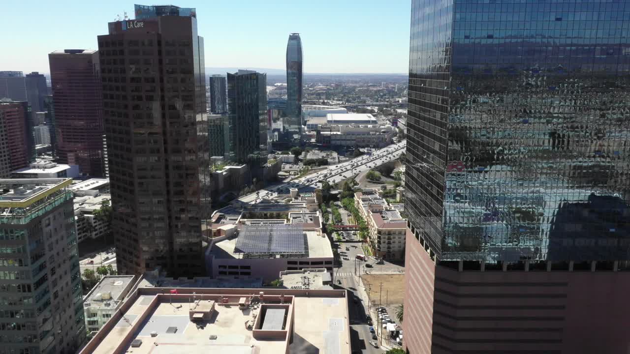 imágenes aéreas de drones del proyecto de panel solar en 4k de mavic 2 pro dji drone