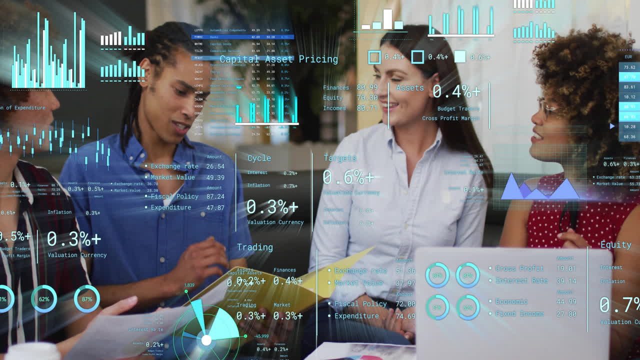 animación del procesamiento de datos financieros sobre diversas personas de negocios en la oficina