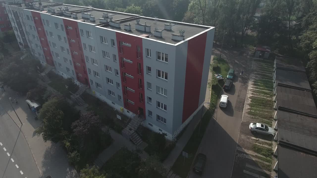 edificio comunista remasterizado