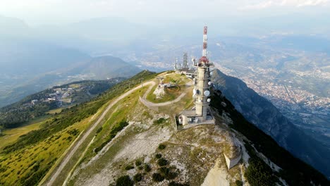 vistas aéreas de monte bondone en la región de trento, trentino-1