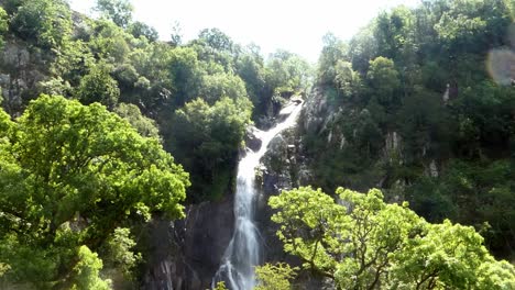 Aber-Falls-Agua-Que-Fluye-Desierto-Snowdonia-Montaña-Parque-Nacional-Galés-Cascada