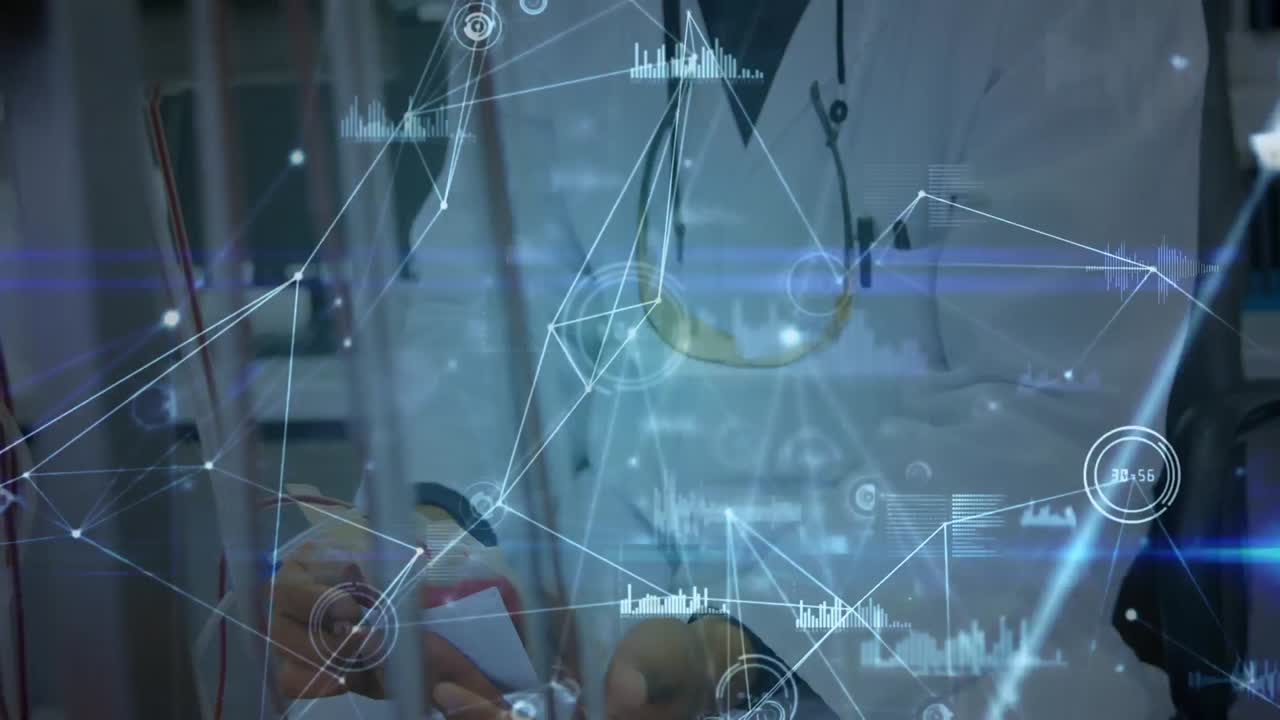 실험실에서 일하는 두 인종의 남성 과학자에 대한 연결 네트워크와 데이터 처리