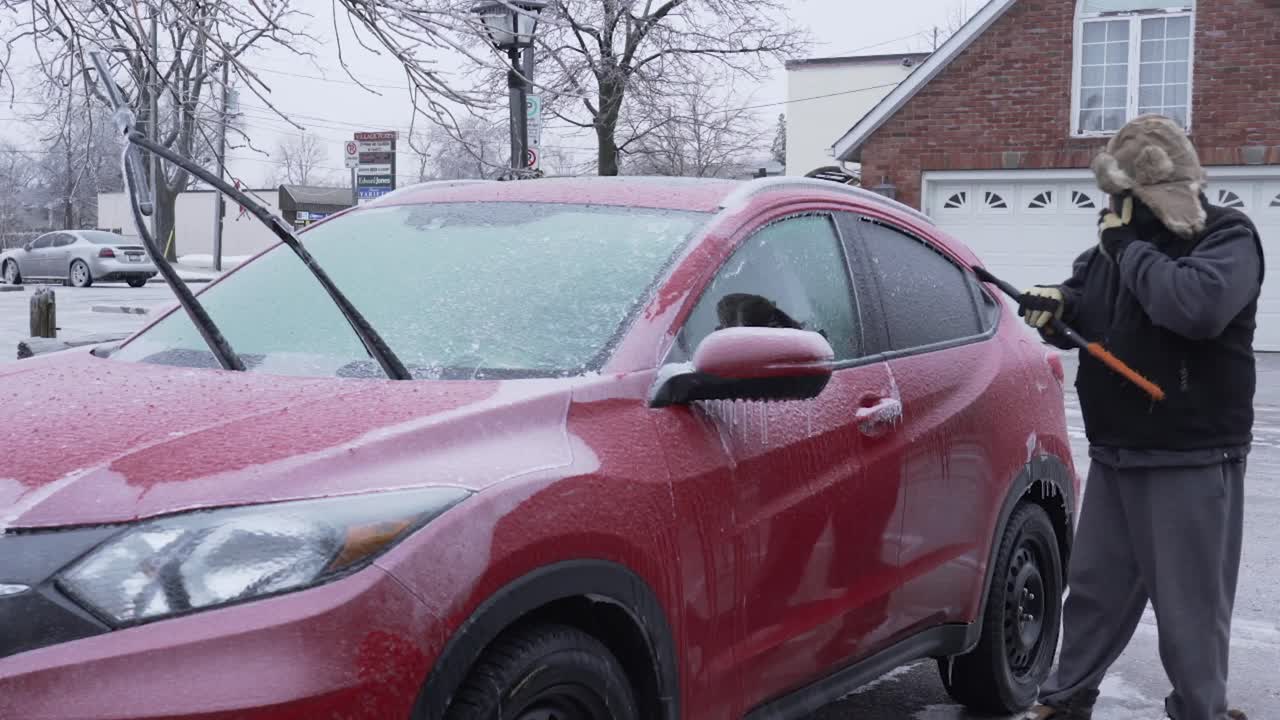 얼음 폭풍 후 자동차 탈출