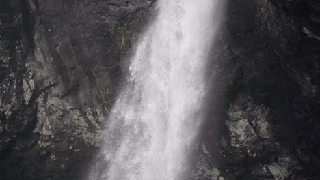 Devkun-Wasserfälle-In-Pune,-Nahaufnahme