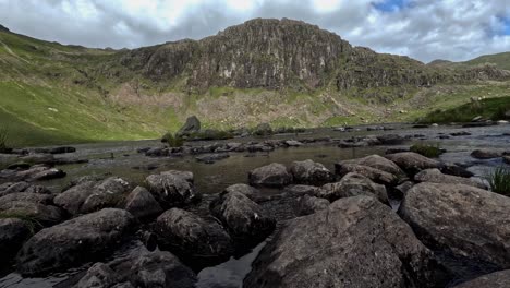 Die-Erstaunliche-Langdale-Gegend-Des-Lake-District-Bietet-Einige-Der-Schönsten-Aussichten-Auf-Die-Seen