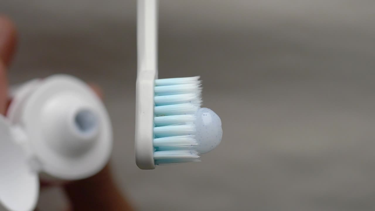 cepillo de dientes con pasta de dientes