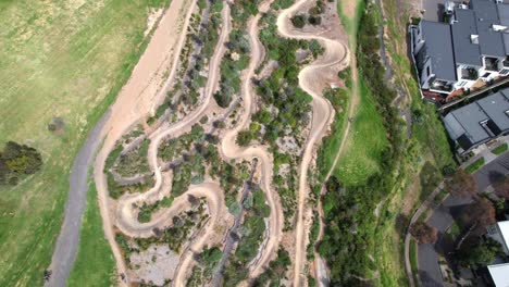 Senderos-Suburbanos-Para-Bicicletas-De-Montaña-Aéreos-En-Quarry-Park,-Melbourne