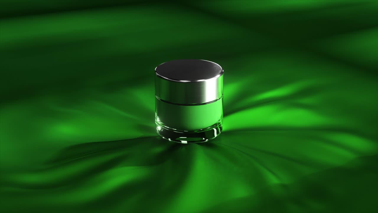 modelo de frasco de cosméticos verde en tela de seda