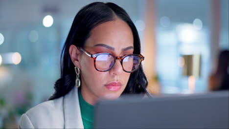 Thinking,-business-and-woman-with-a-laptop