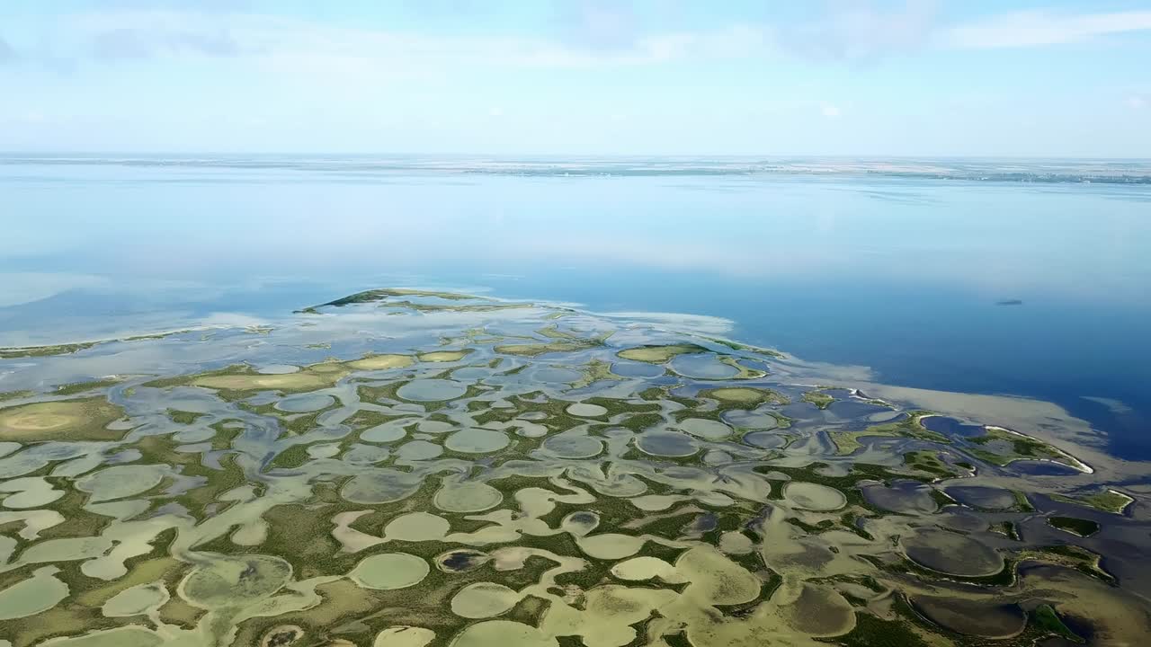 vista aérea de lagos y mares