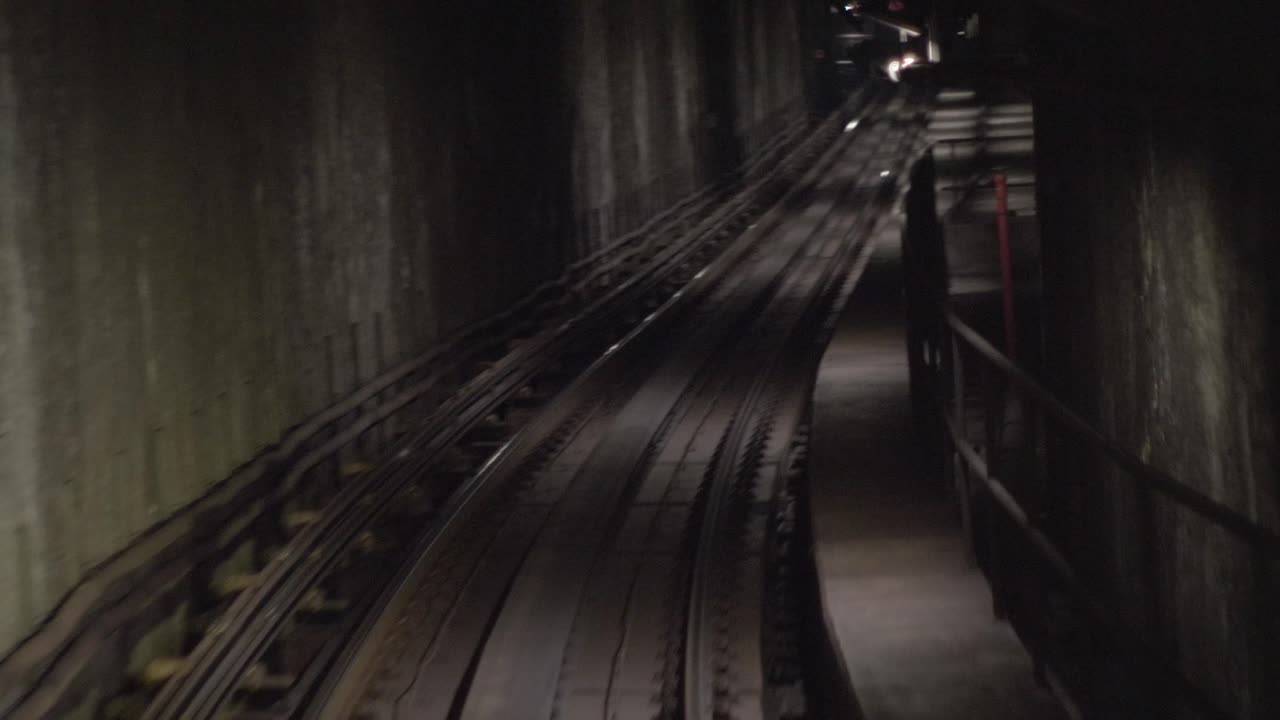 toma 4k del transporte público de kuala lumpur