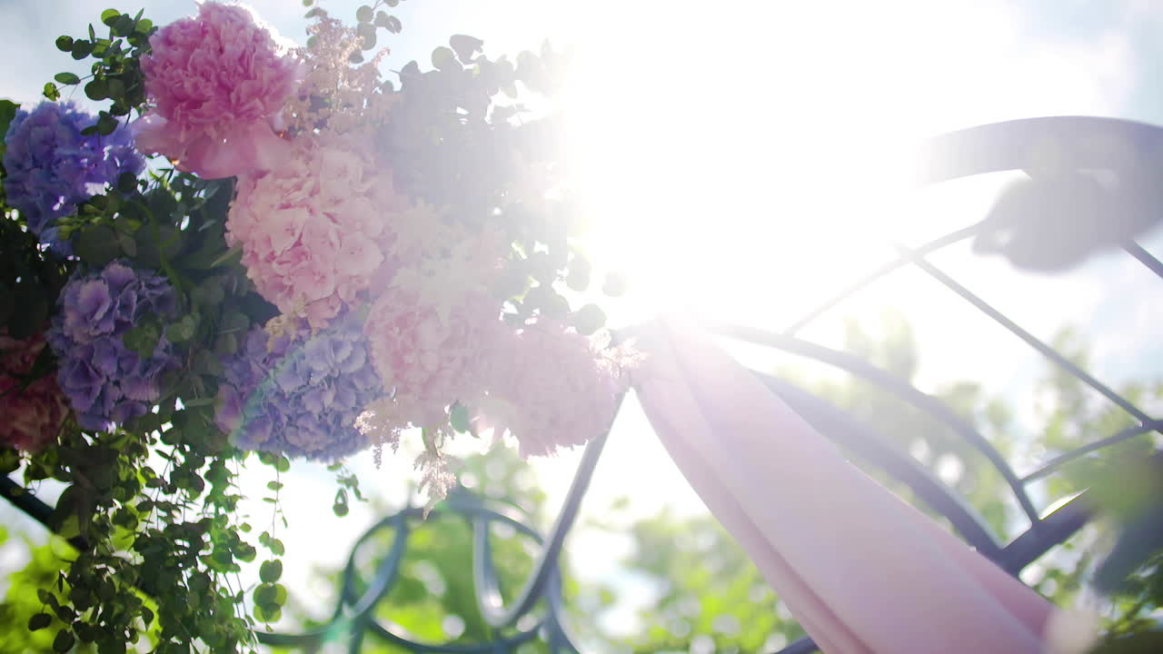 Timeless Wedding Bouquets with Roses