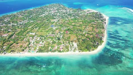 maldivas, atolón tropical isla rodeada por el arrecife de coral con naturaleza preservada y hoteles y resorts de lujo