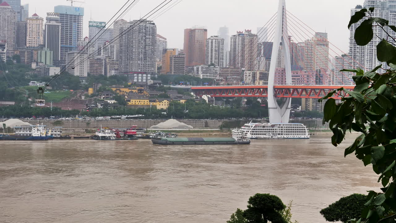 teleférico de lapso de tiempo de 4k en chongqing, río yangtze, china