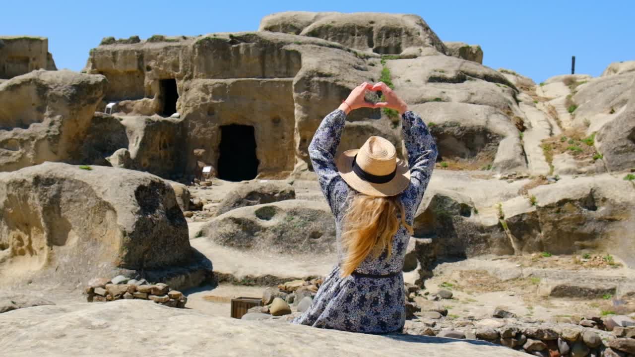 우플리스티케 (uplistike) 에서 조지아의 관광객. 선택적인 초점. 자연.