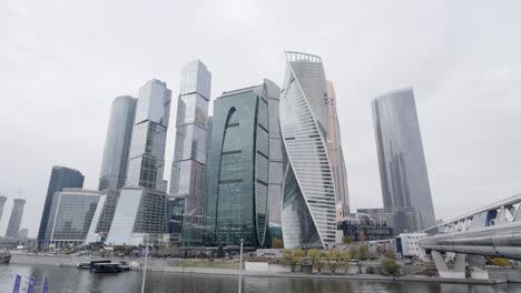 horizonte de la ciudad de moscú con arquitectura moderna