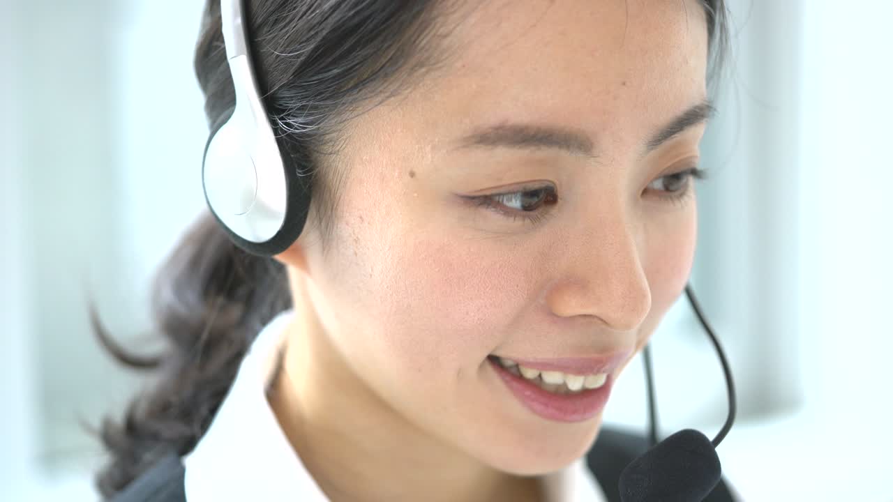 オペレーター 若い女性