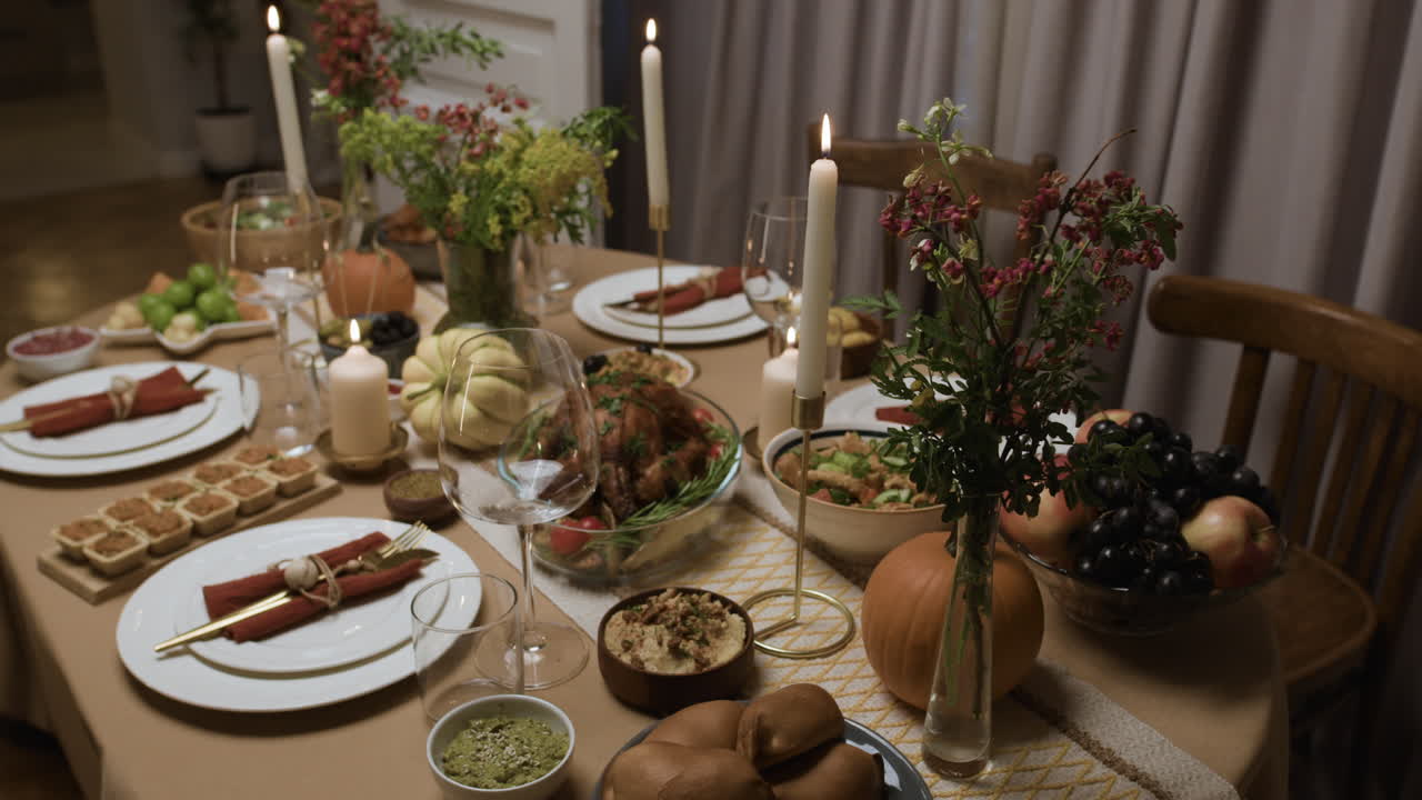 Festive Thanksgiving Table Setting