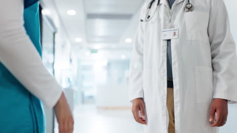 Doctors,-nurses-and-shaking-hands-for-clinic