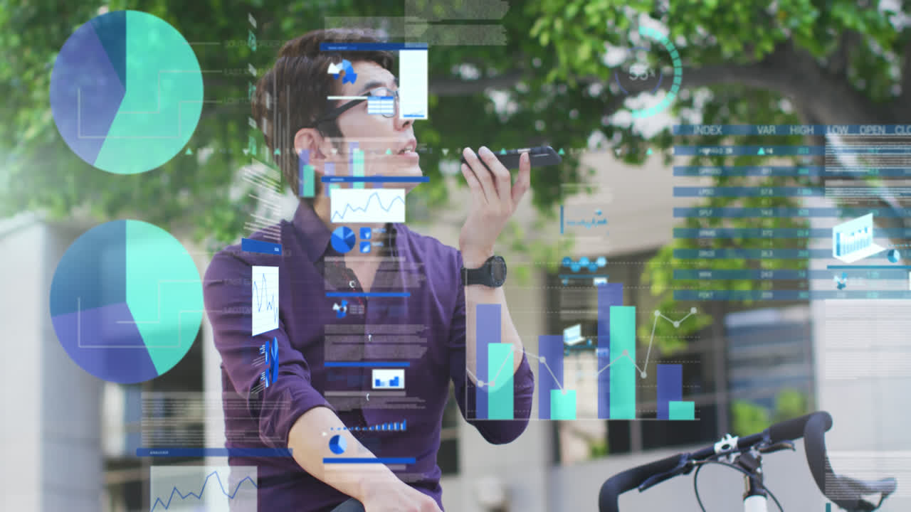 animación de un hombre de negocios asiático hablando en su teléfono inteligente sobre el procesamiento de datos