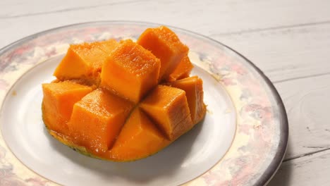 sliced mango on a plate