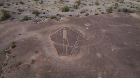 Imágenes-Aéreas-De-Drones-De-Antiguos-Intaglios-De-Blythe-En-Blythe,-California-Durante-El-Día