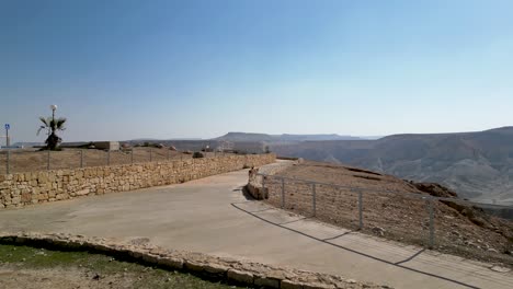 4K-Drohnenvideo-Mit-Hoher-Auflösung-Von-Ben-Gurion,-Tomb-National-Park,-Midreshet-Ben-Gurion,-Midreshet-Sde-Boker-Bengurion,-Grabstätte-Im-Süden-Israels