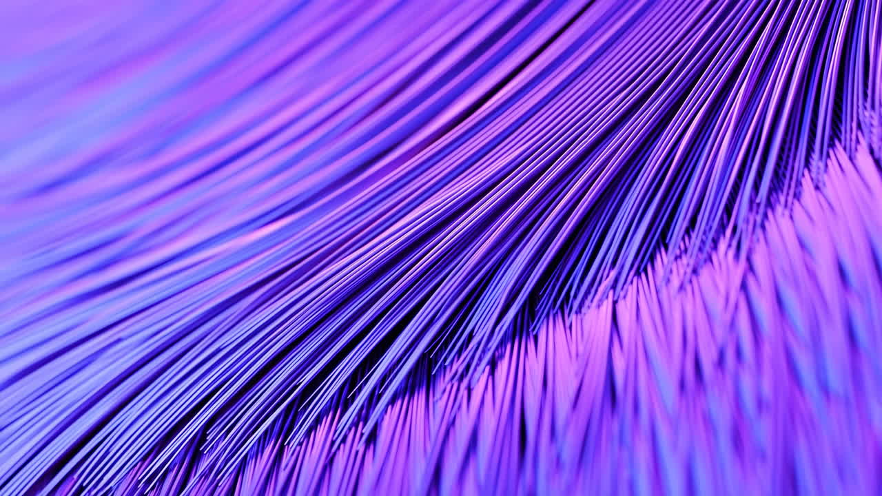 Nærbillede af neonfiberstråler i bevægelse, stemning af kunstinstallation i studie med filmisk lilla og violet belysning