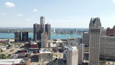 Waterfront-Skyscrapers-Of-GM-Renaissance-Center-In-Downtown-Detroit,-Michigan,-United-States