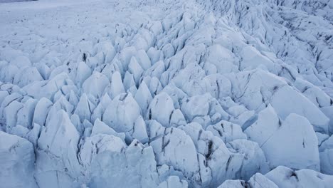 Impresionante-Glaciar-Cerca-Del-Mar-Frío.