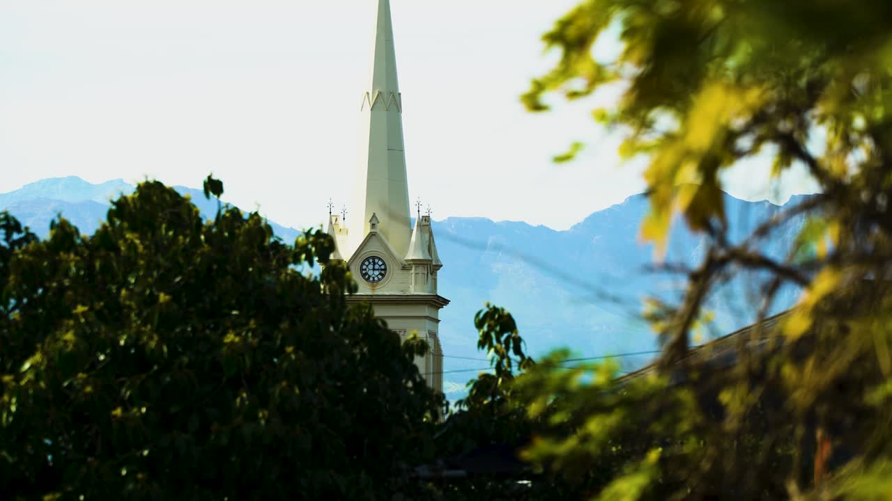 &amp;quot;As the camera gracefully pans, a serene and picturesque scene unfolds