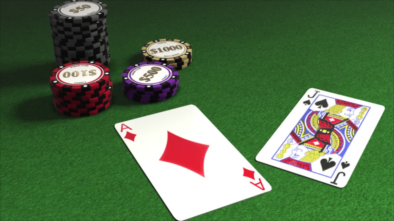 cartas repartidas en una mesa de póquer con montones de fichas de juego - manos de póquer - as de diamantes y jota de picas - 21 pontones blackjack