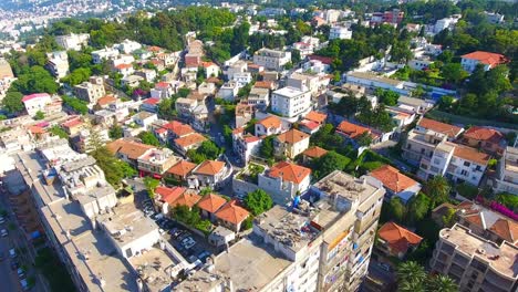 Toma-Aérea-De-La-Capital-Argel-De-Argelia-En-Un-Día-Soleado-En-La-Bahía-De-Argel