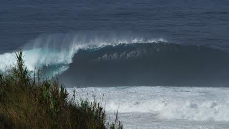 Paisaje-De-Olas-En-La-Playa-Portuguesa