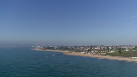 Weitwinkelaufnahme-Eines-Meeres-Mit-Blick-Auf-Den-Strand-Von-Exmouth