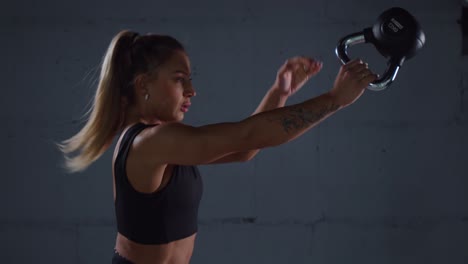 mujer haciendo ejercicio