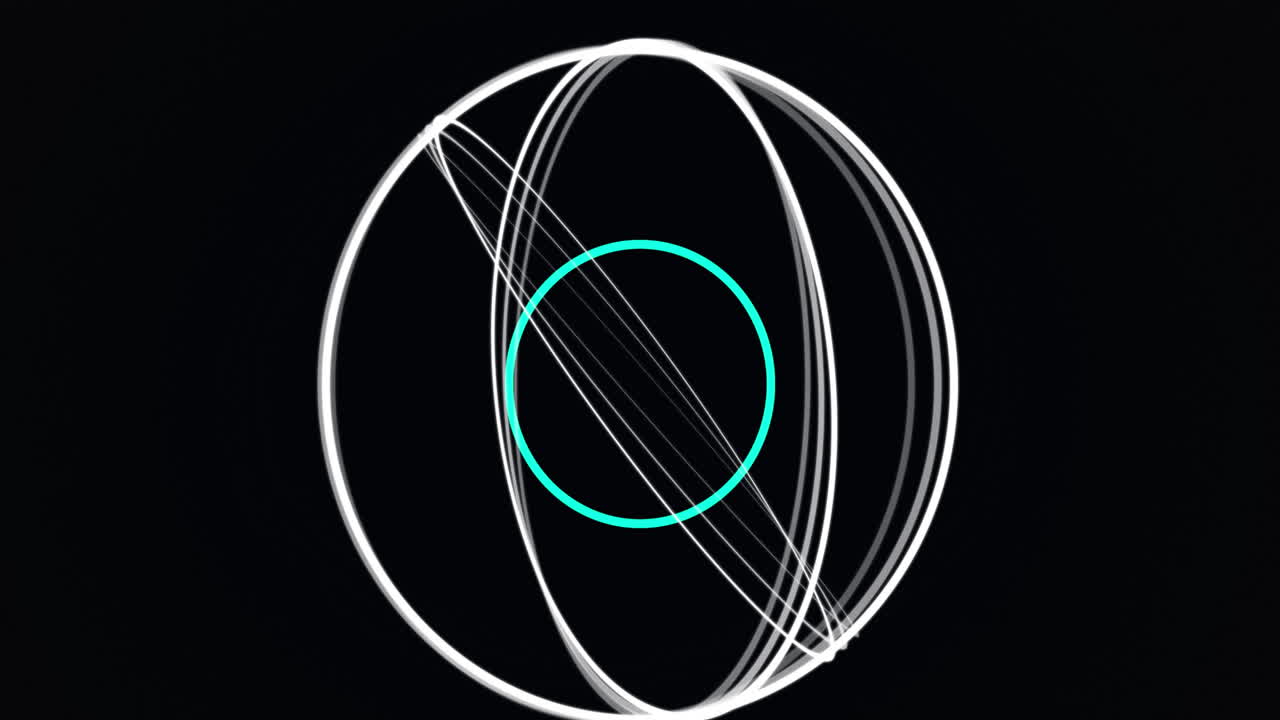 anillos giratorios contra un fondo negro