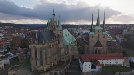 A-descending-cinematic-shot-overlooking-Erfurt-Cathedral-and-Domplatz-in-the-German-city-of-Erfurt-in-thee-state-of-Thuringia