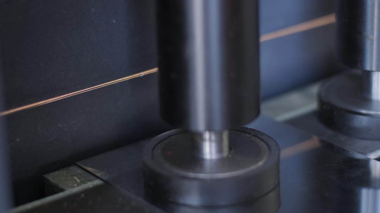 máquina de corte por láser cnc industrial moderna