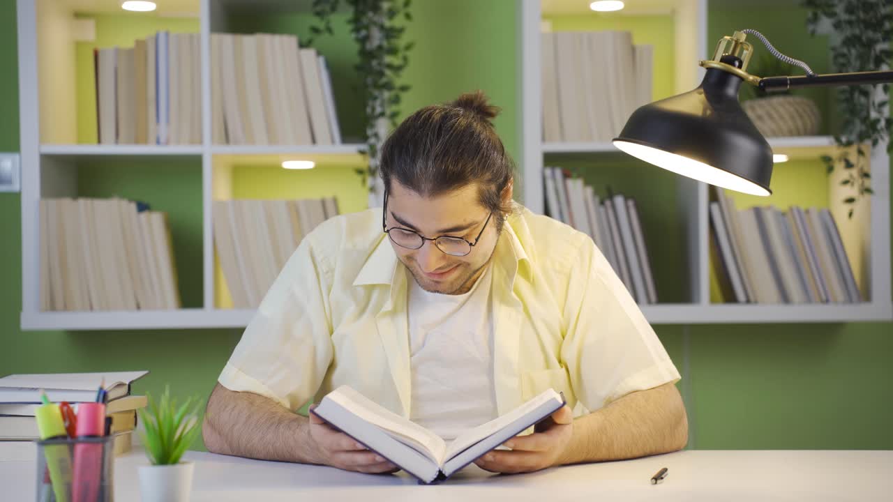 joven estudiante con sueños.