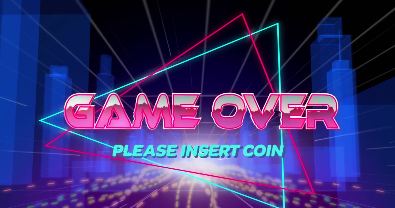 Animazione di game over, testo 'please insert coin' su un triangolo contro un modello 3D di edifici